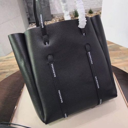 Ba*len*cia*ga-everyday-tote-2