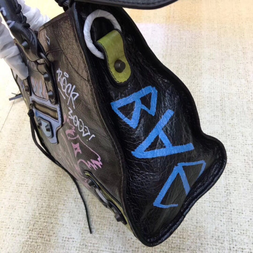 Ba*len*cia*ga-graffiti-classic-city-2