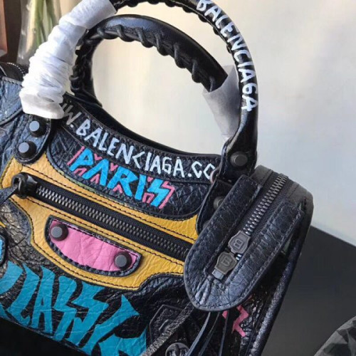 Ba*len*cia*ga-graffiti-classic-city-4