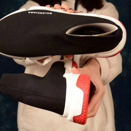 Ba*len*cia*ga-sock-boots-2