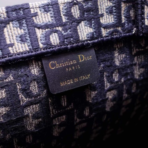 D*or-book-tote-bag-5