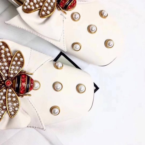 G*u*i-leather-ballet-flat-with-bow-2