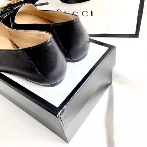 G*u*i-leather-ballet-flat-with-bow