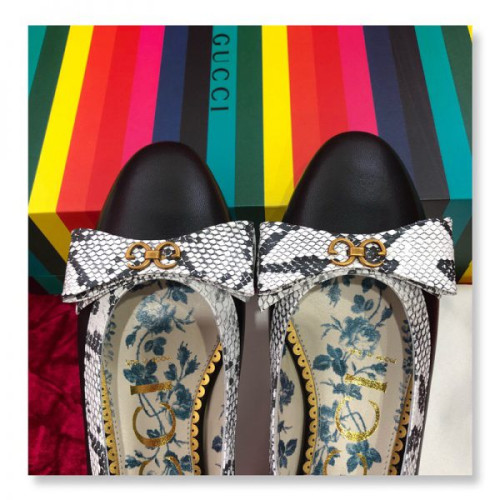 G*u*i-leather-ballet-flat-with-snakeskin-bow-2