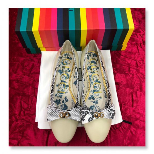 G*u*i-leather-ballet-flat-with-snakeskin-bow