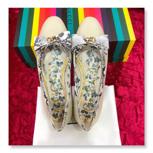G*u*i-leather-ballet-flat-with-snakeskin-bow