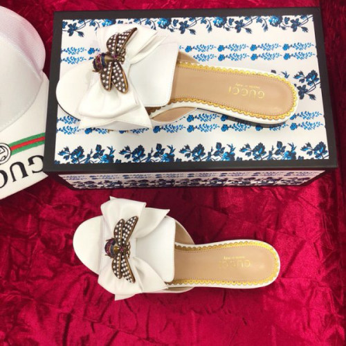 G*u*i-leather-slide-with-bow-2