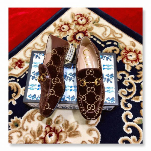 G*u*i-loafer-with-crystals-2