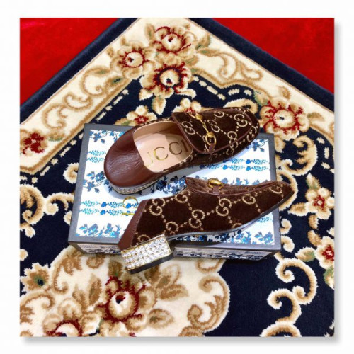 G*u*i-loafer-with-crystals-2