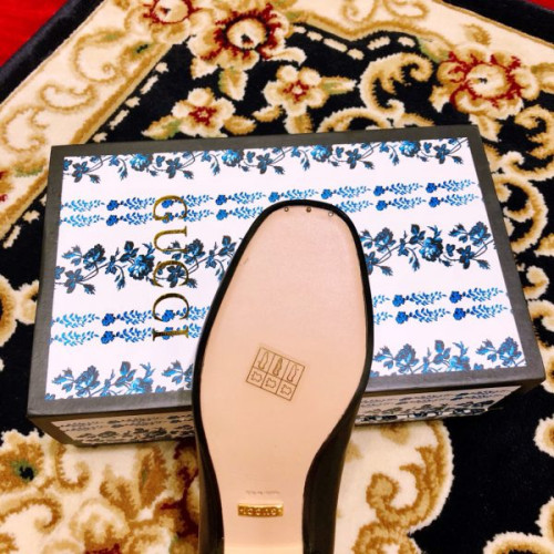 G*u*i-loafer-with-crystals-3