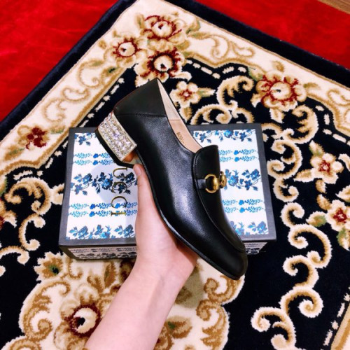 G*u*i-loafer-with-crystals-3