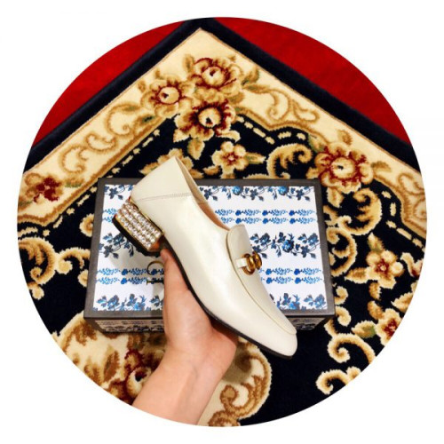 G*u*i-loafer-with-crystals-4