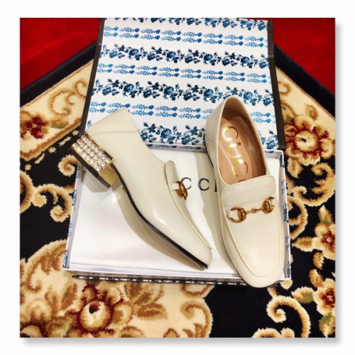 G*u*i-loafer-with-crystals-4