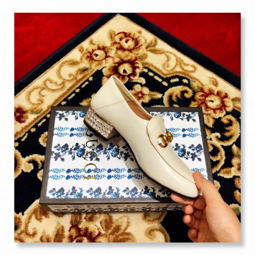 G*u*i-loafer-with-crystals-4