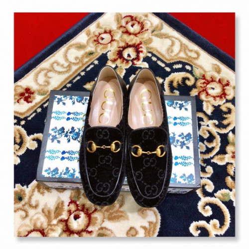 G*u*i-loafer-with-crystals