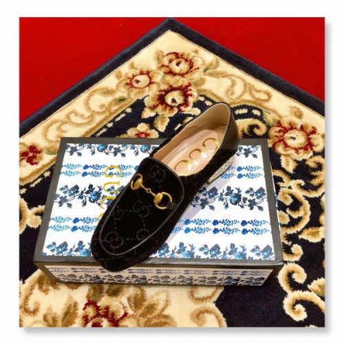 G*u*i-loafer-with-crystals