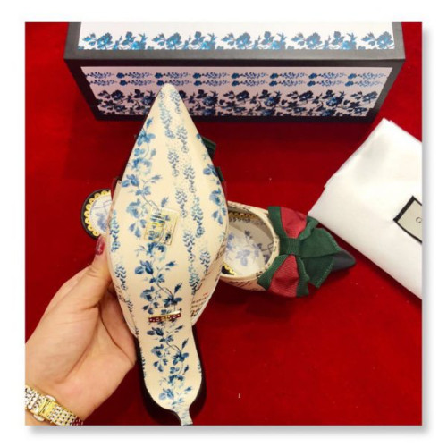 G*u*i-mid-heel-slide-with-web-bow-3