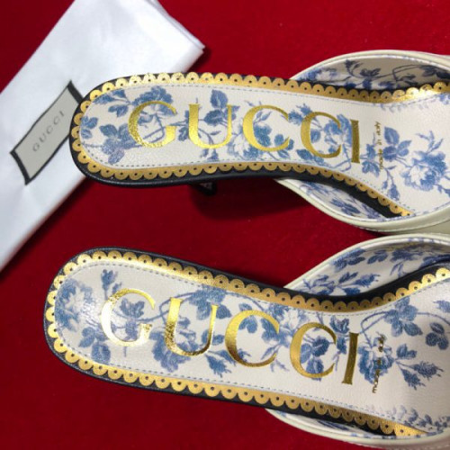 G*u*i-mid-heel-slide-with-web-bow