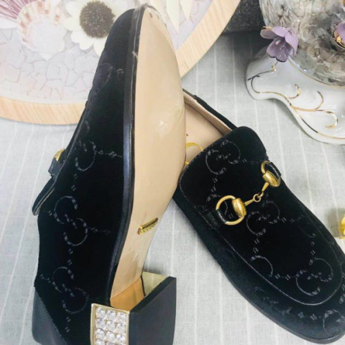 G*u*i-princetown-velvet-slipper