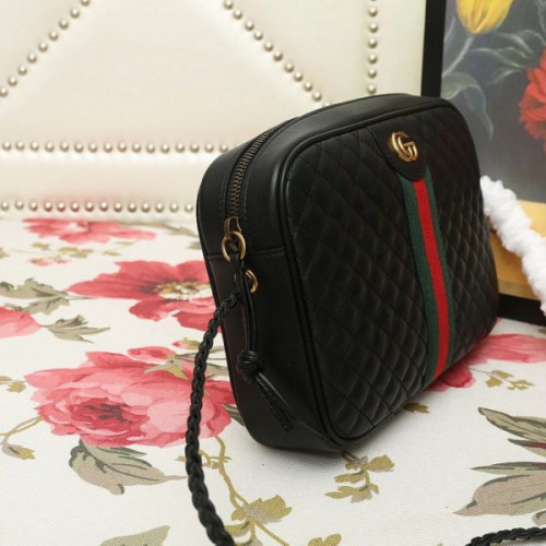 G*u*i-quilted-leather-small-shoulder-bag-2