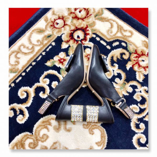 G*u*i-slingback-pump-with-crystal-3