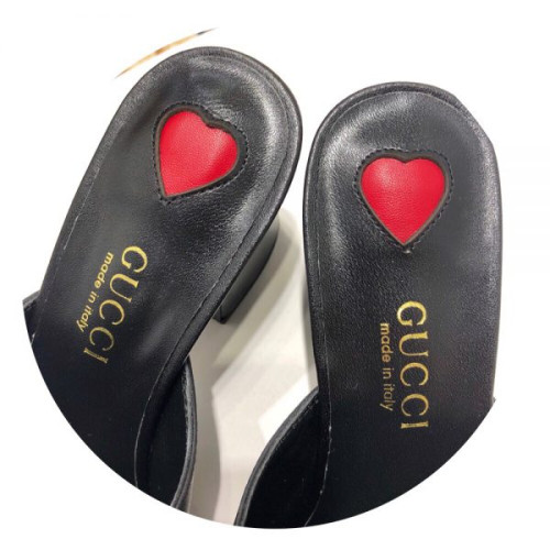 G*u*iu-slipper-21