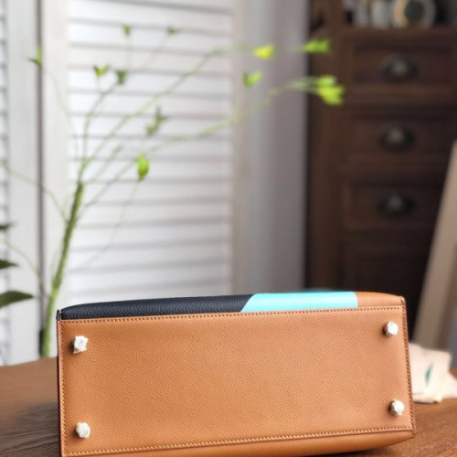 H**mes-kelly-28-5-6-7-2-3-6-4-3-2-2