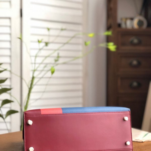 H**mes-kelly-28-5-6-7-2-3-6-4-3-2-4