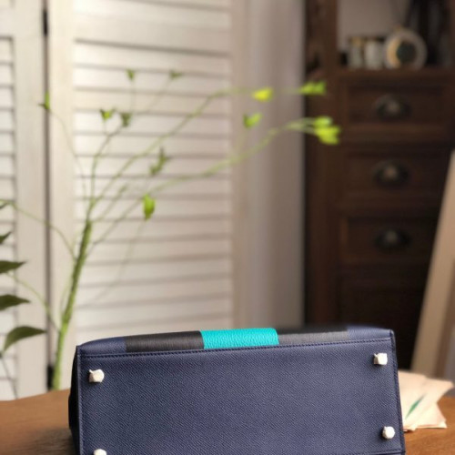 H**mes-kelly-28-5-6-7-2-3-6-4-3-2