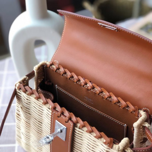 H**mes-kelly-picnic-10