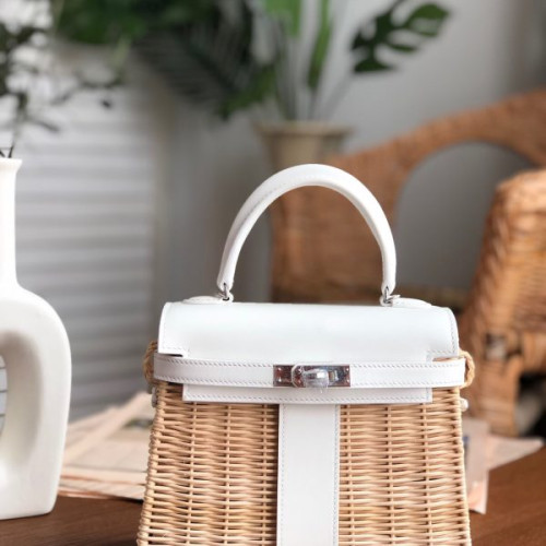 H**mes-kelly-picnic-11