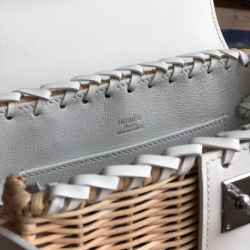 H**mes-kelly-picnic-11