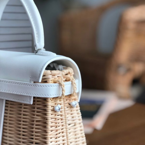 H**mes-kelly-picnic-11