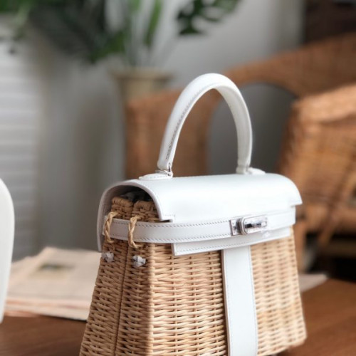 H**mes-kelly-picnic-11