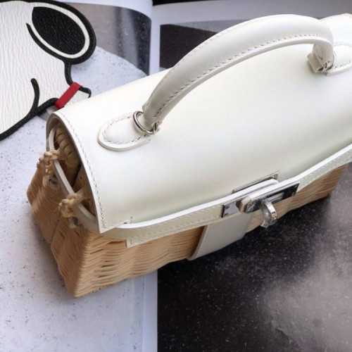 H**mes-kelly-picnic-2