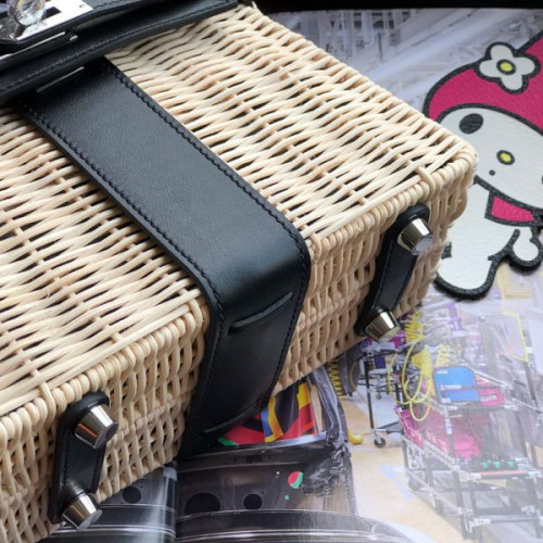 H**mes-kelly-picnic-3