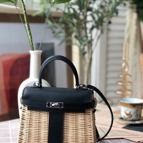 H**mes-kelly-picnic-8