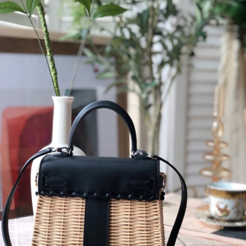 H**mes-kelly-picnic-8