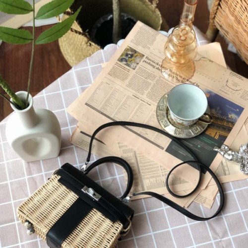 H**mes-kelly-picnic-8