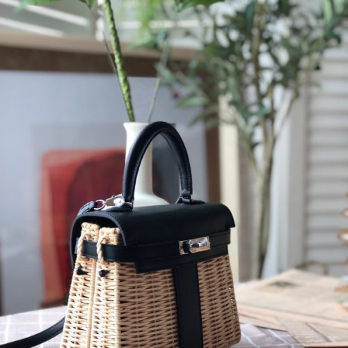 H**mes-kelly-picnic-8