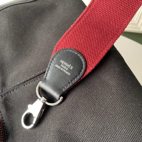 H**mes-lakis-kelly-32-3