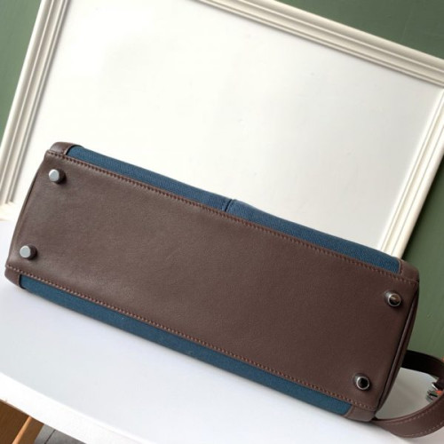 H**mes-lakis-kelly-32