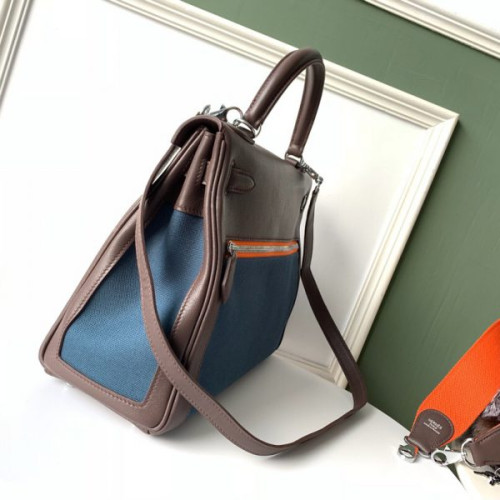 H**mes-lakis-kelly-32