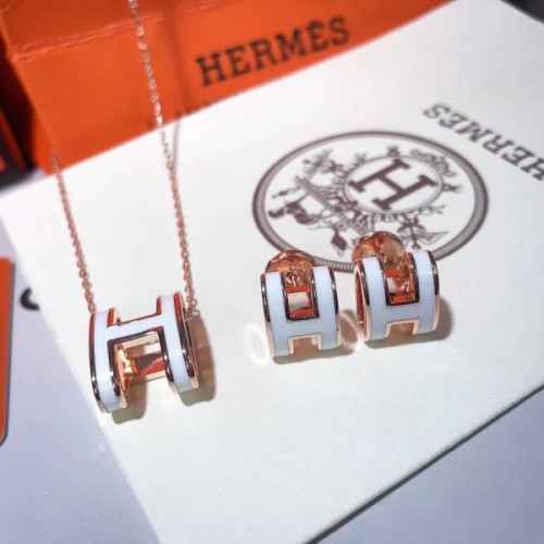H**mes-necklace-2