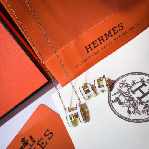 H**mes-necklace-2