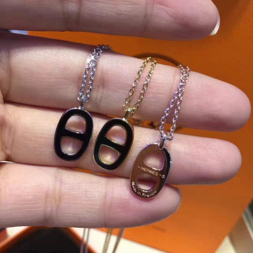 H**mes-necklace
