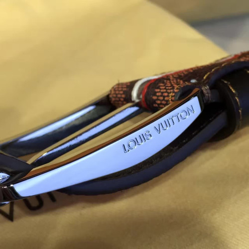 l0*is-V*t0n-belt-replica-belt-2