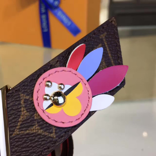 l0*is-V*t0n-belt-replica-belt-4