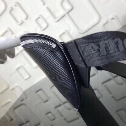 l0*is-V*t0n-bumbag-pocket-3