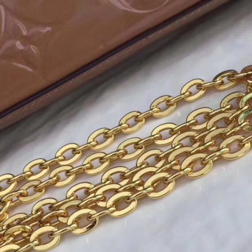 l0*is-V*t0n-camera-pouch-4